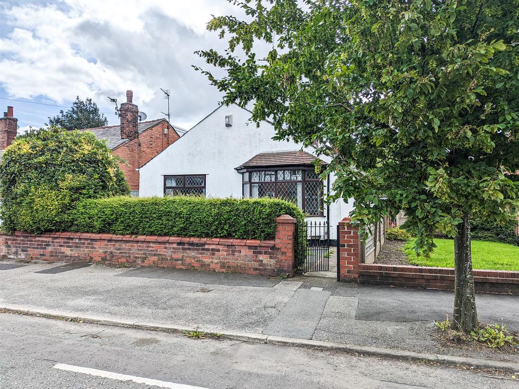 2 bed detached bungalow for sale in Holden Road, Leigh WN7, £239,950