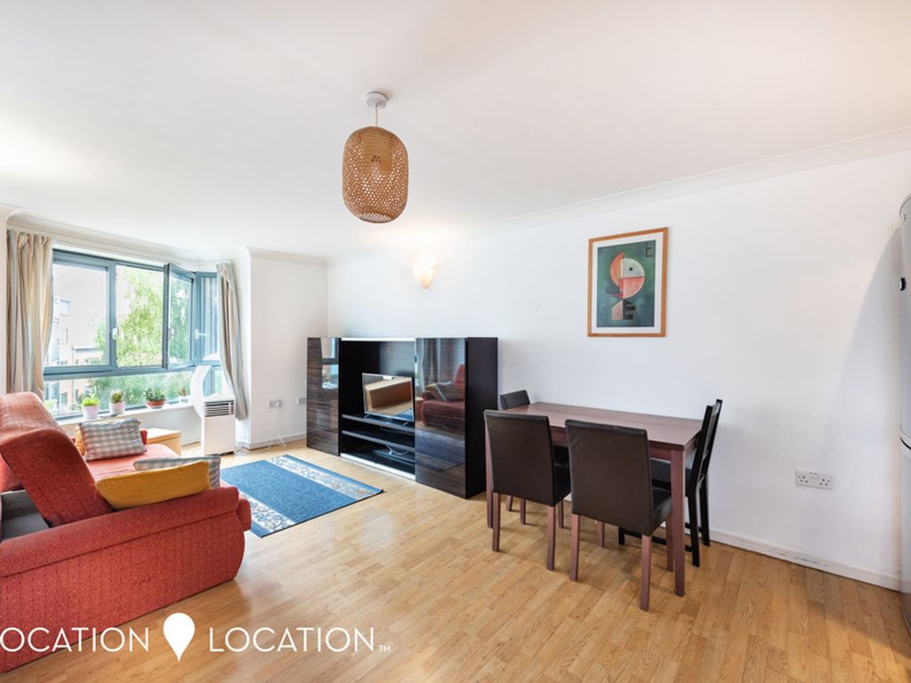 2 bed flat to rent in Lewis Gardens, London N16 Zoopla