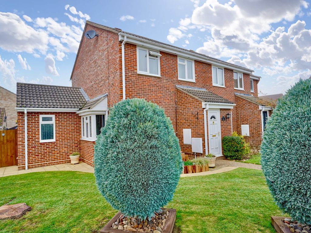3 bed semidetached house for sale in Cunningham Way, Eaton Socon, St