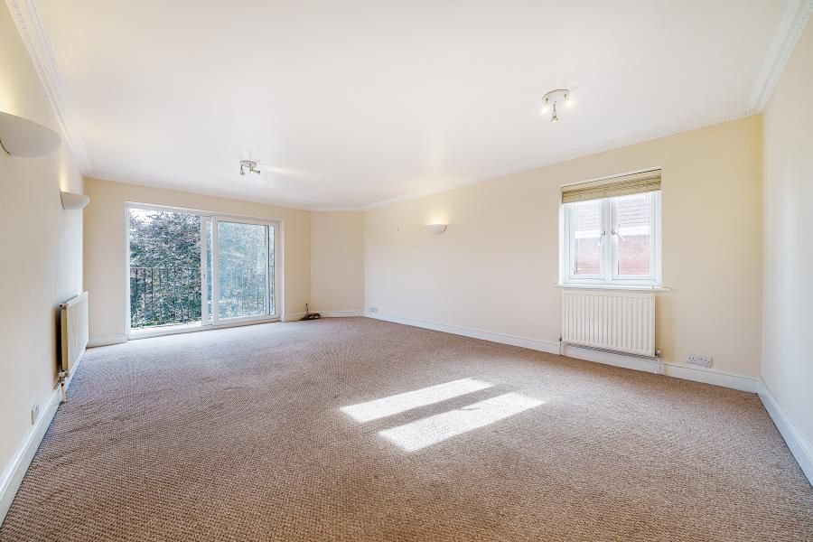 2 bed flat to rent in The Downs, Wimbledon SW20, £2,200 pcm Zoopla