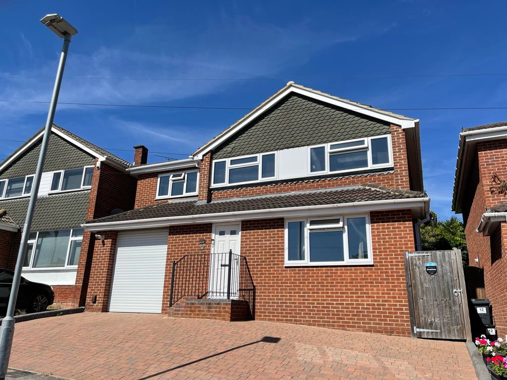5 bed detached house for sale in Cowper Way, Reading, Berkshire RG30, £550,000 Zoopla