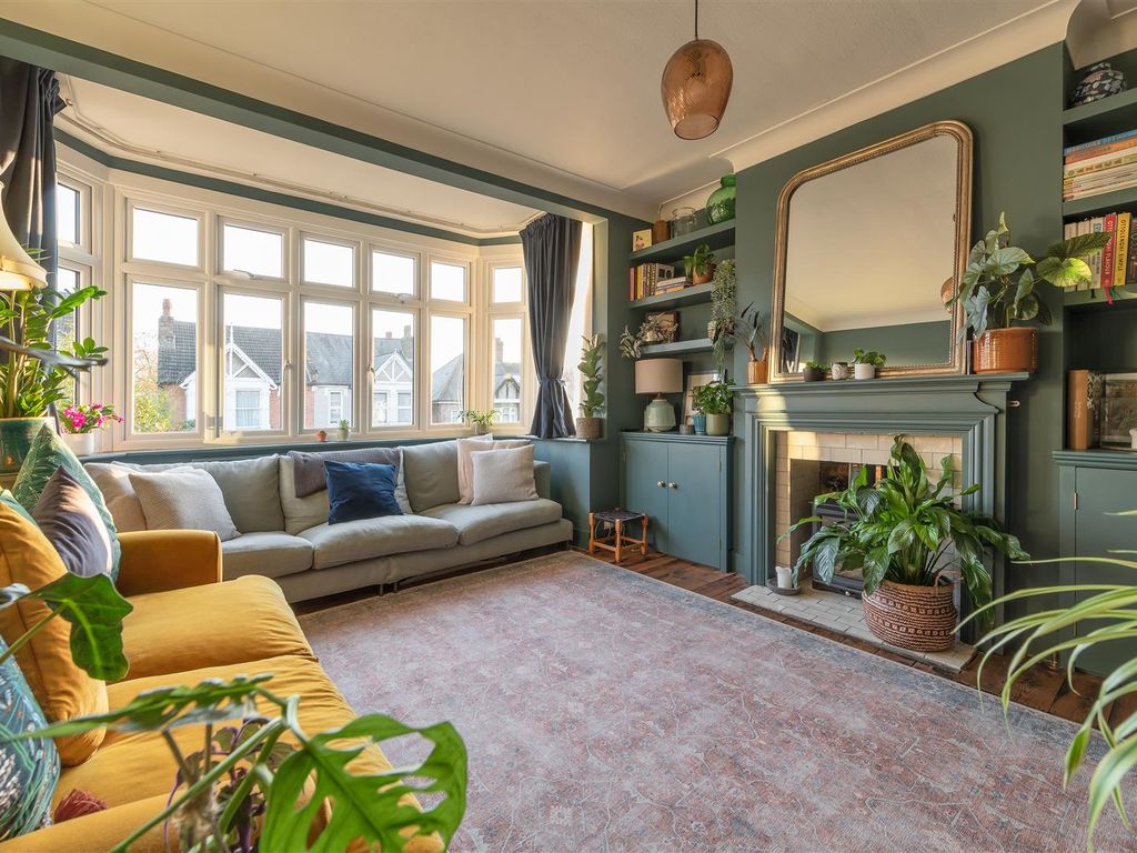 Upper Walthamstow Road, London E17