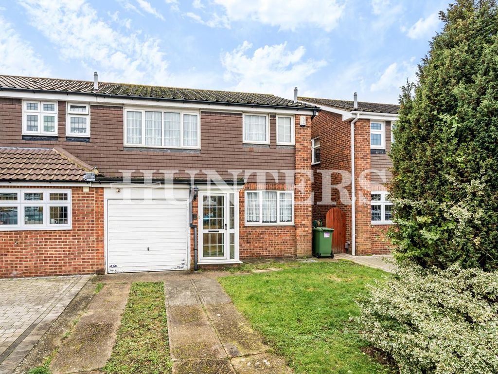 3 bed property for sale in Hilary Close, Hornchurch RM12 Zoopla