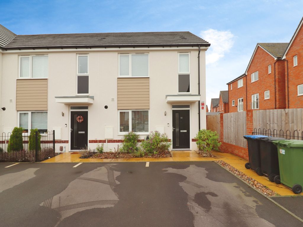 3 bed end terrace house for sale in Wynne Crescent, Rugby CV21, £