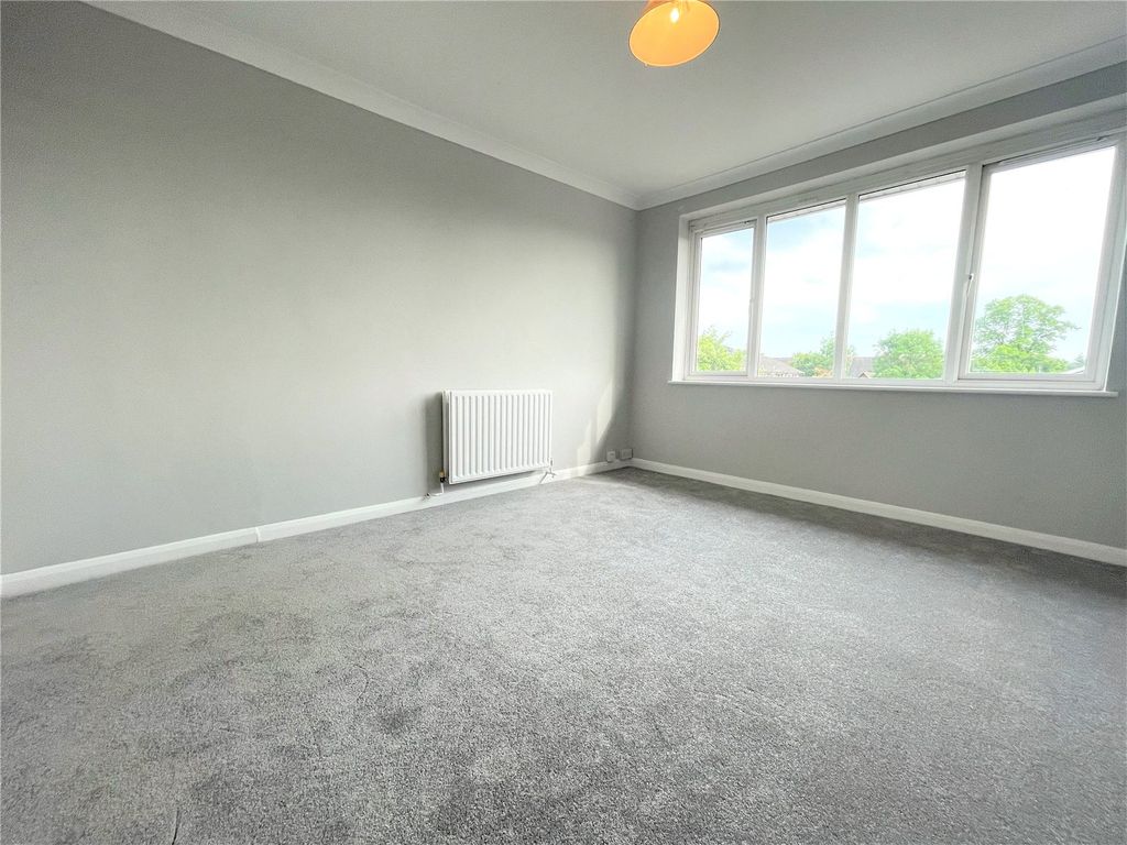 2 bed flat to rent in Lizmans Court, Temple Cowley, Oxford, Oxfordshire