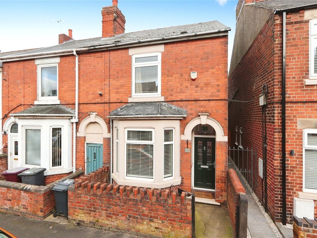 3 bed end terrace house for sale in Hunloke Road, Holmewood, Chesterfield, Derbyshire S42, £