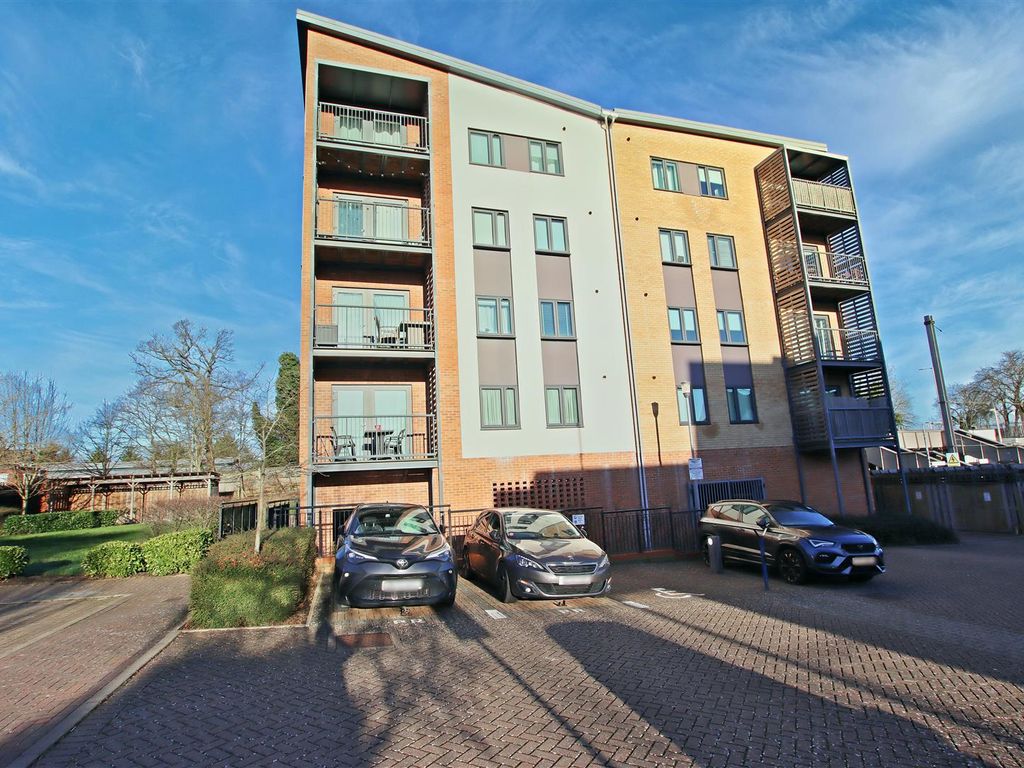 2 bed flat for sale in Owen Court, Grade Close, Elstree, Borehamwood