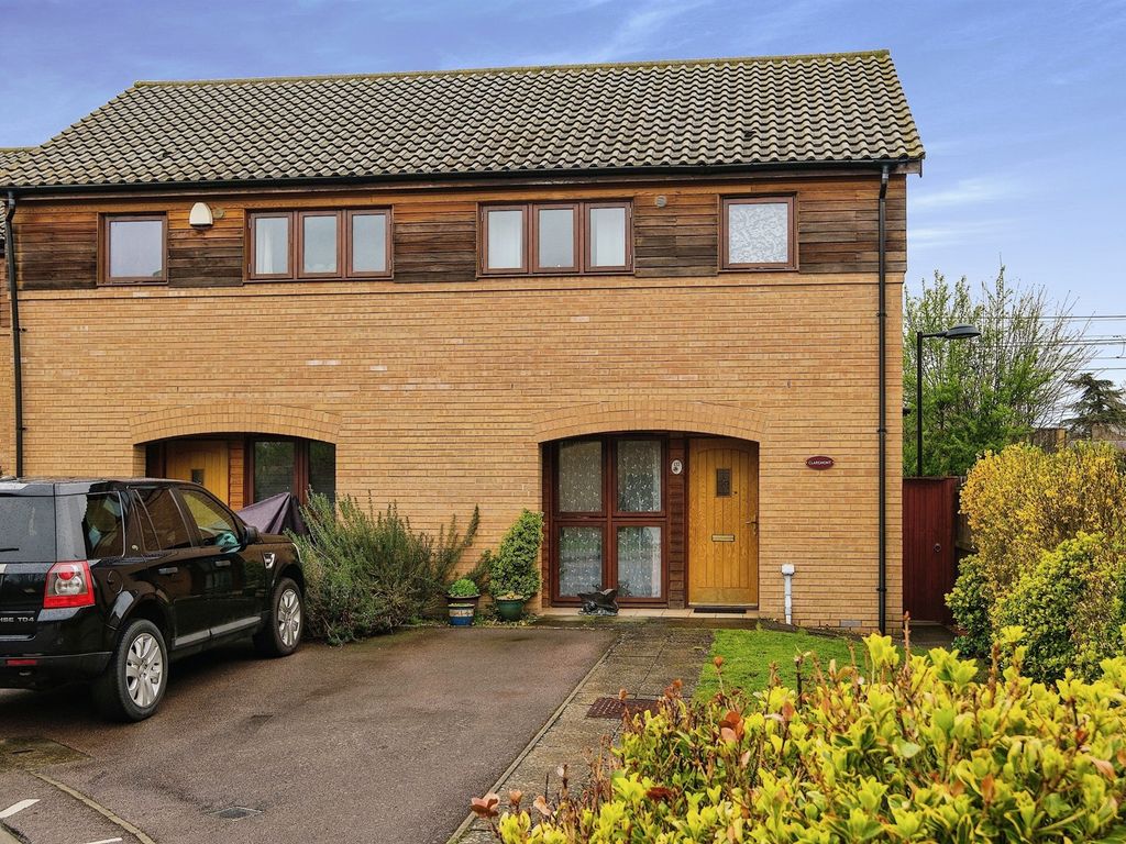 2 bed semidetached house for sale in Abberley Wood, Great Shelford