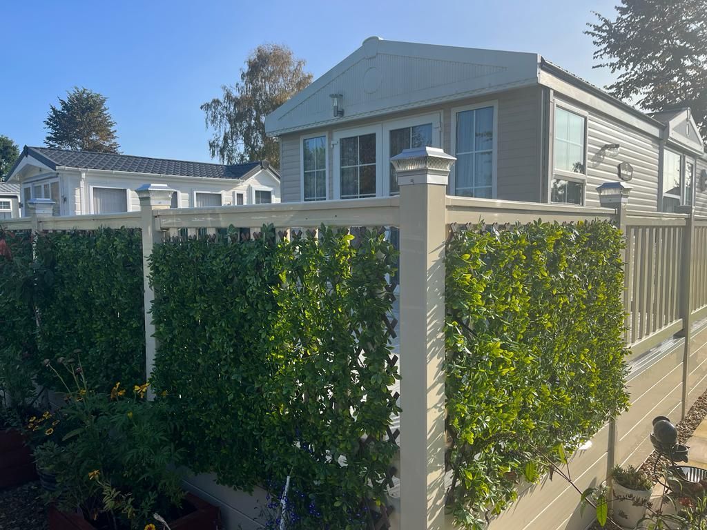 2 bed mobile/park home for sale in Downfield Lane, Twyning, Tewkesbury