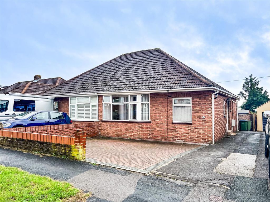 2 bed semidetached bungalow for sale in Kelvin Grove, Portchester