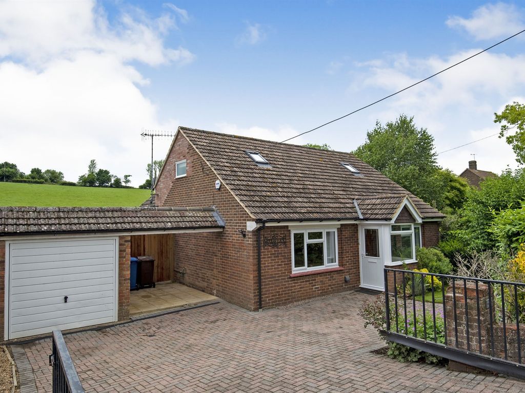3 bed detached house for sale in The Street, Doddington, Sittingbourne