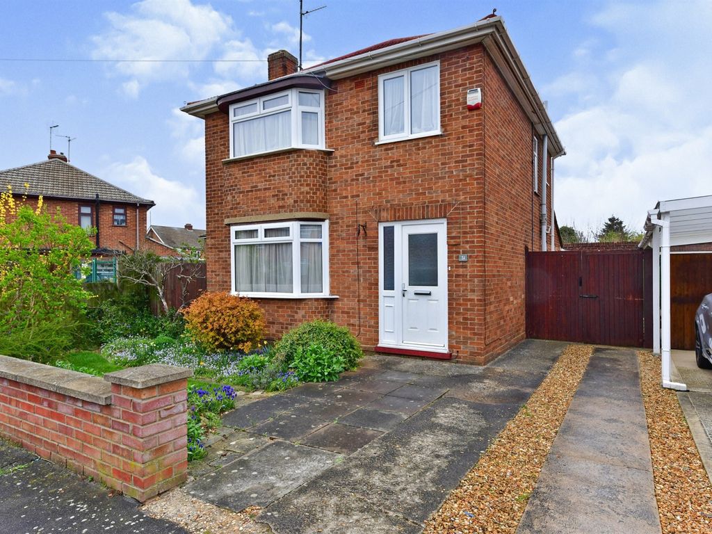 3 bed detached house for sale in Desborough Avenue, Stanground, Peterborough PE2 Zoopla