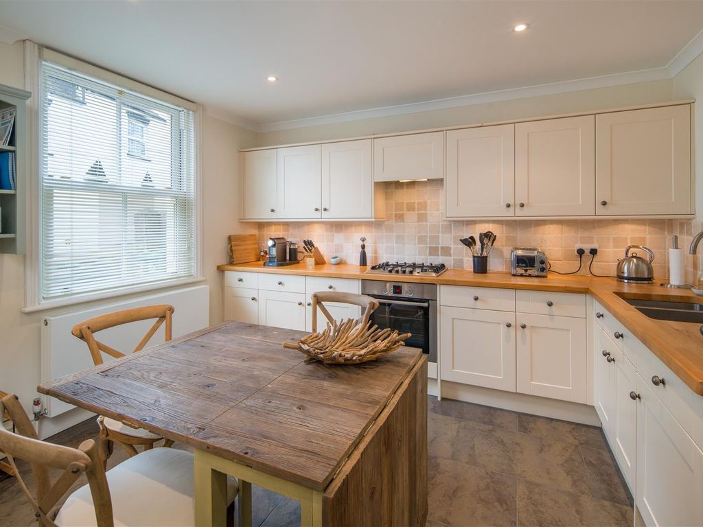 2 bed end terrace house for sale in Sun Hill, Cowes PO31 Zoopla