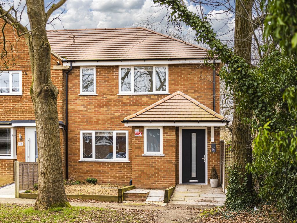 3 bed end terrace house for sale in Hobletts Road, Adeyfield, Hemel