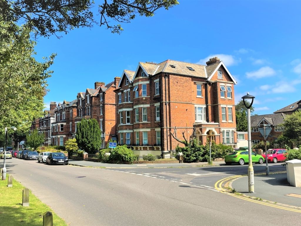 3 bed flat for sale in Castle Hill Avenue, Folkestone, Kent CT20 Zoopla