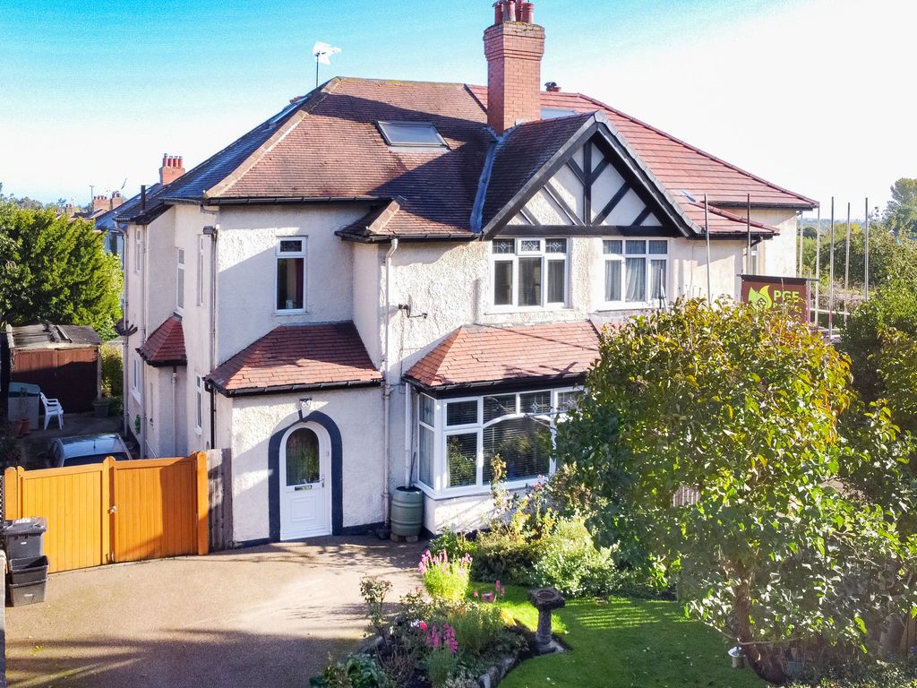 4 bed semidetached house for sale in Wetherby Road, Harrogate HG2, £