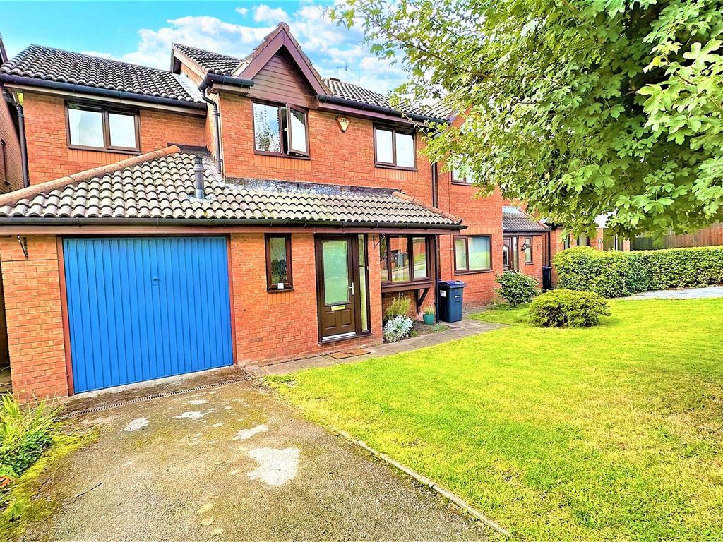 4 bed detached house for sale in Whittington Close, Kings Heath