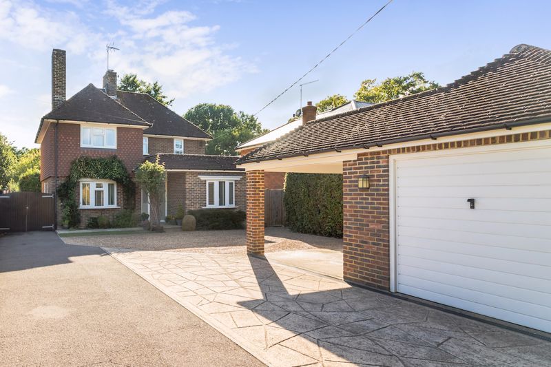 4 bed detached house for sale in Brighton Road, Mannings Heath, West