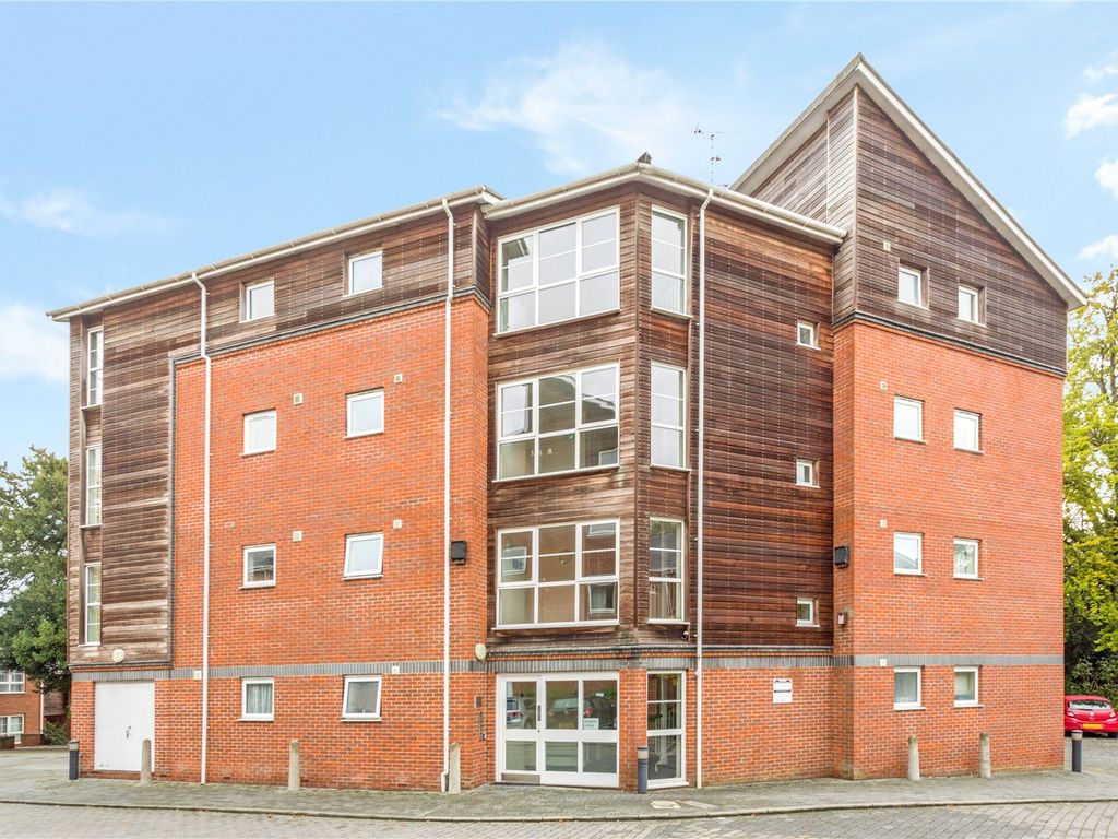 2 bed flat for sale in Athelstan Road, Winchester, Hampshire SO23 Zoopla