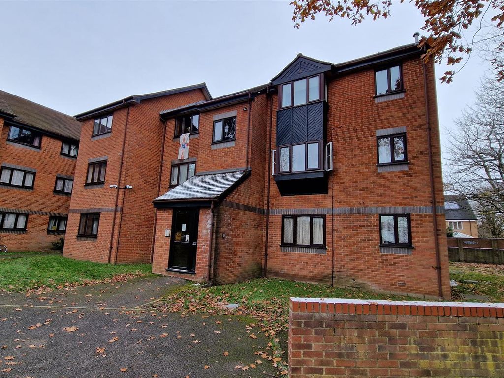 1 bed flat to rent in Willenhall Drive, Hayes UB3, £1,100 pcm Zoopla