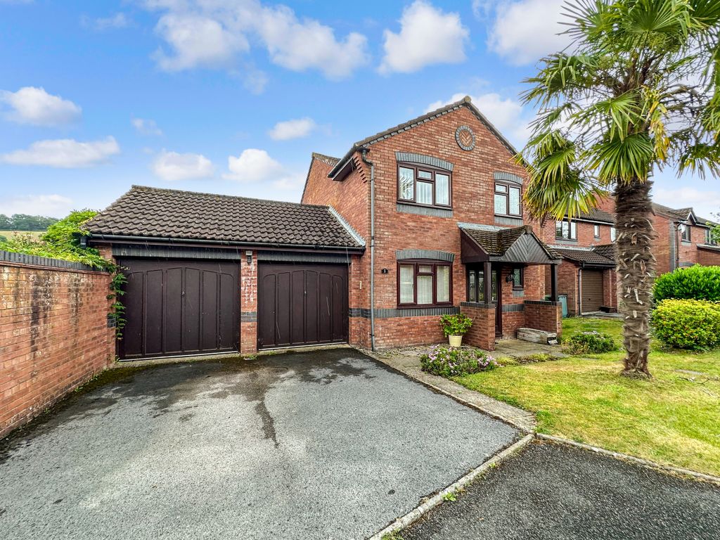 4 bed detached house for sale in Lawn Drive, Chudleigh, Newton Abbot