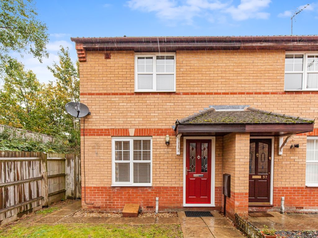 2 bed semidetached house to rent in Wellington Avenue, Banbury OX16, £