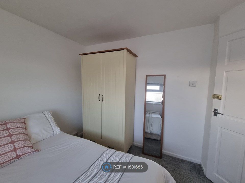 Room to rent in Northampton, Northampton NN5, £560 pcm Zoopla