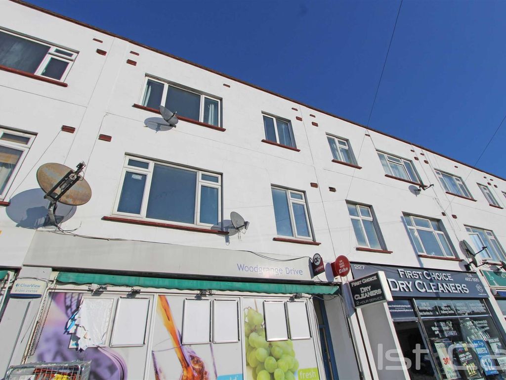 2 bed flat to rent in Woodgrange Drive, SouthendOnSea SS1, £975 pcm