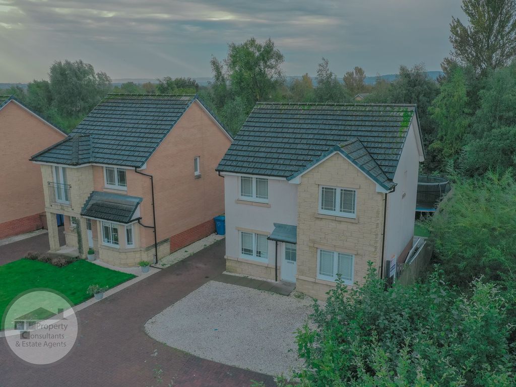 3 bed detached house for sale in Greenoakhill Crescent, Broomhouse, Glasgow G71, £265,000 Zoopla