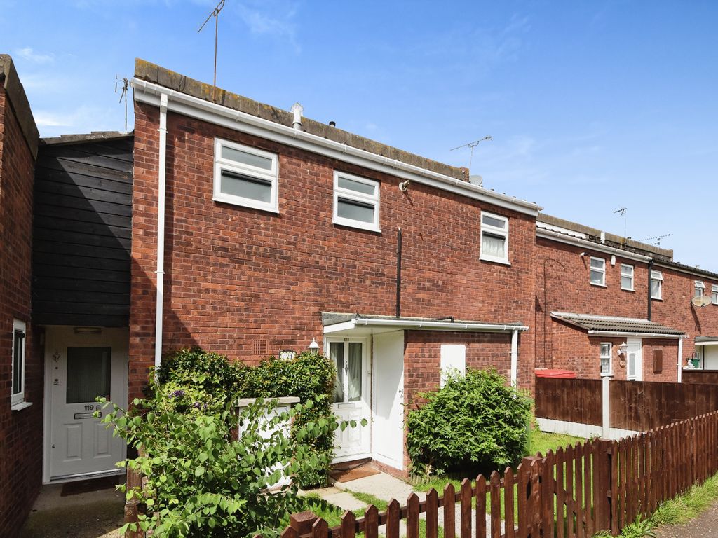 3 bed terraced house for sale in Victoria Road, Laindon, Basildon