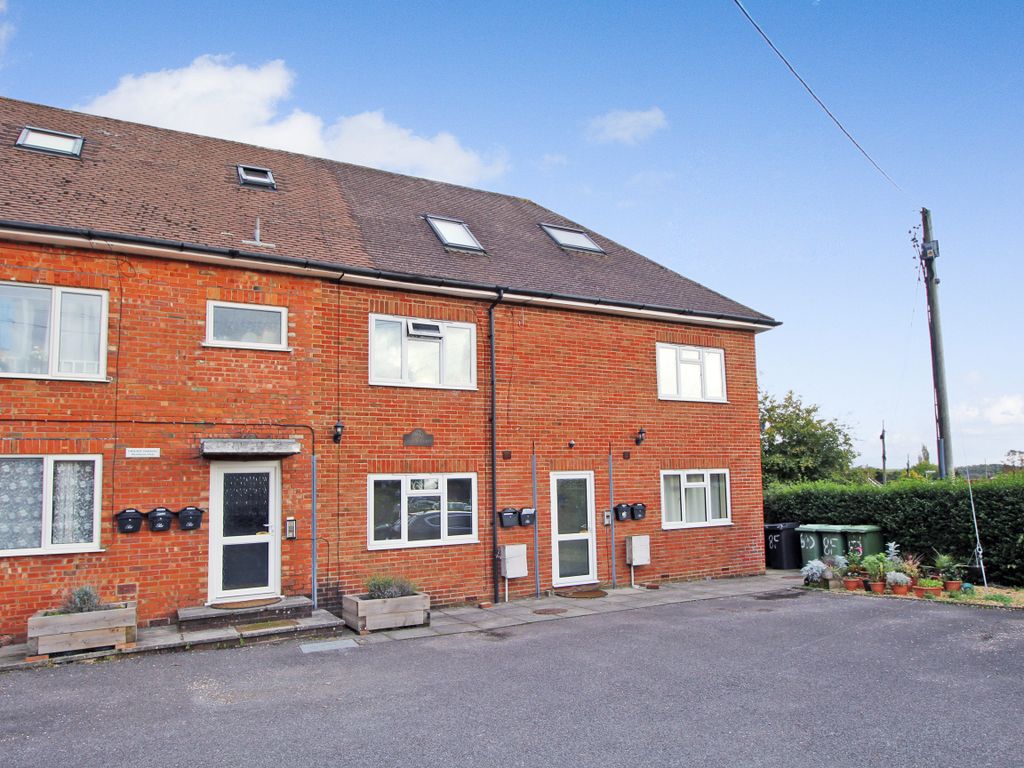 1 bed flat to rent in Edward Road, Alton, Hampshire GU34 Zoopla
