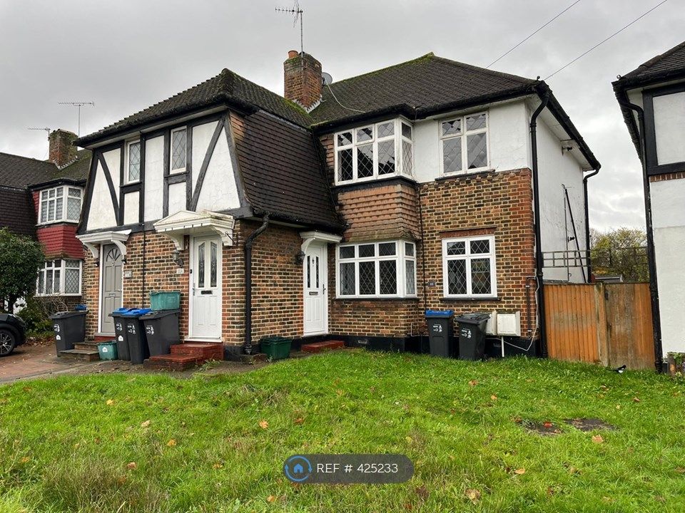 2 bed to rent in Tudor Drive, Morden SM4, £1,650 pcm Zoopla