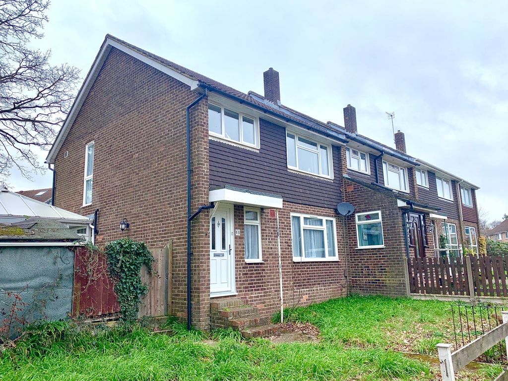 3 bed end terrace house to rent in Reeves Way, Bursledon, Southampton