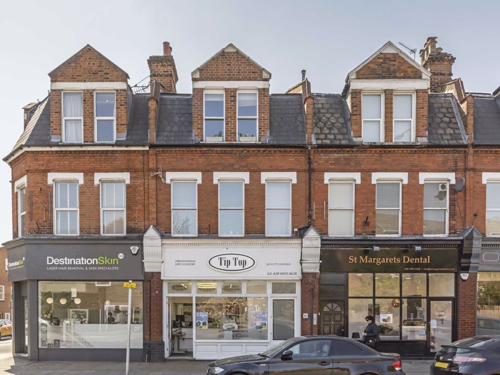 1 bed flat for sale in St. Margarets Road, St Margarets, Twickenham TW1