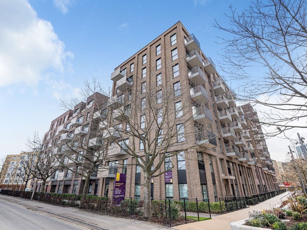 2 bed flat to rent in Carraway Street, Reading RG1 Zoopla