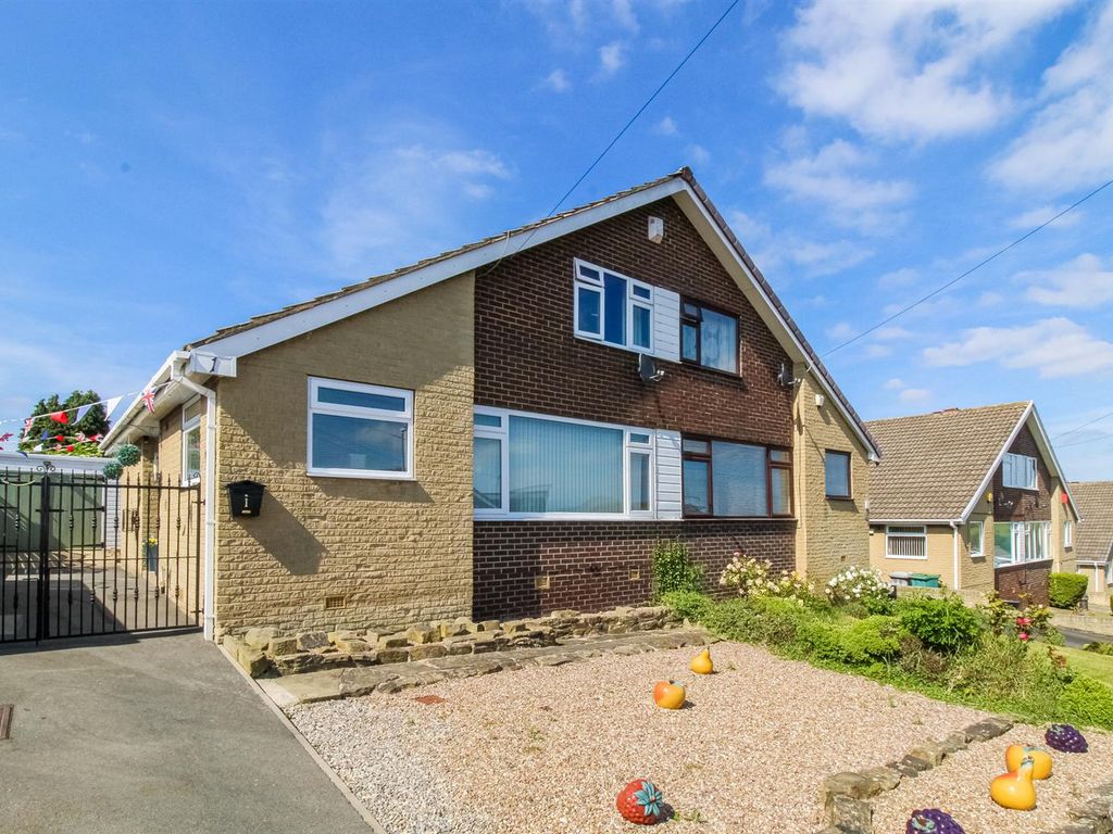 3 bed semidetached bungalow for sale in Woodburn Avenue, Earlsheaton