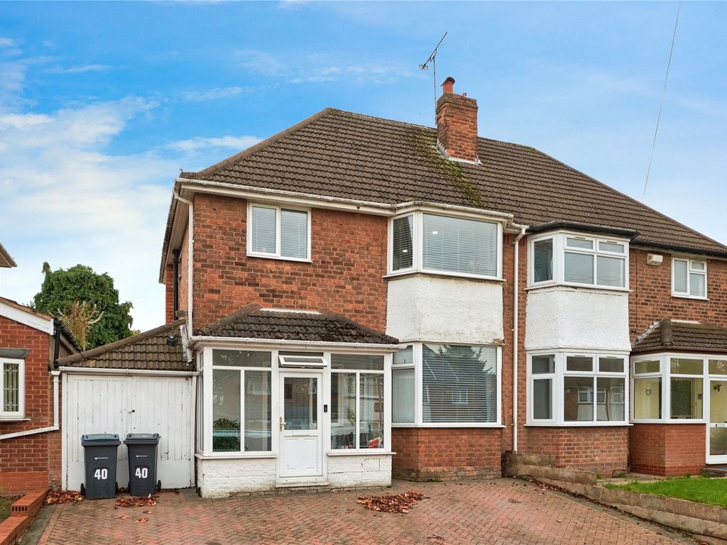 3 bed semidetached house for sale in Standlake Avenue, Birmingham