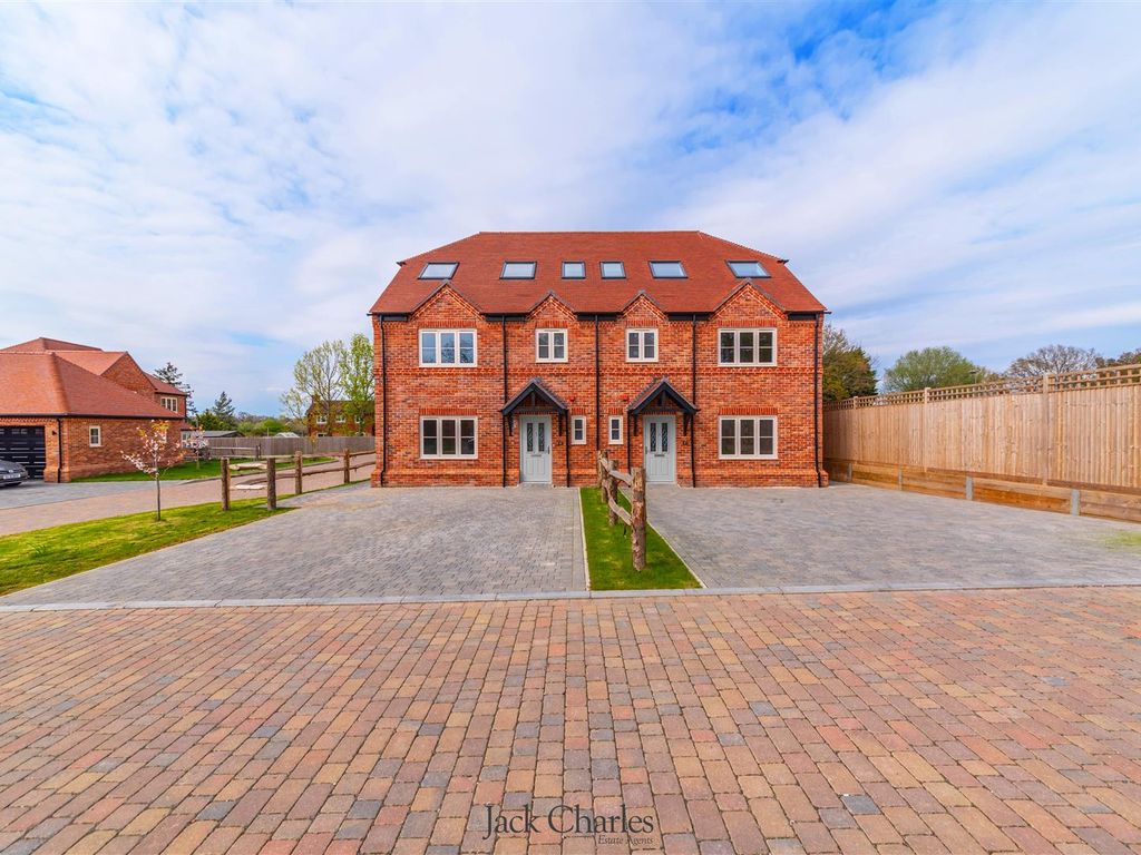 New home, 4 bed semidetached house for sale in Sychem Place, Five Oak