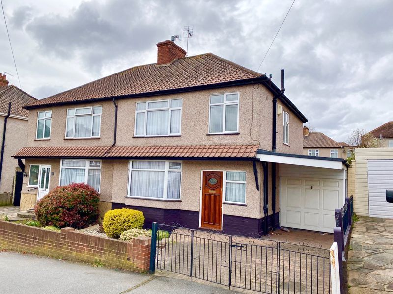 3 bed semidetached house for sale in Pinnacle Hill North, Bexleyheath
