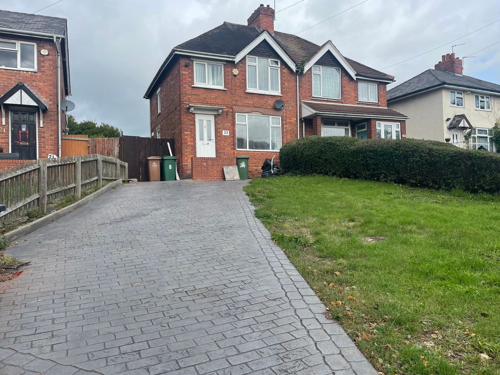 3 bed semidetached house to rent in Coalpool Lane, Walsall WS3, £895