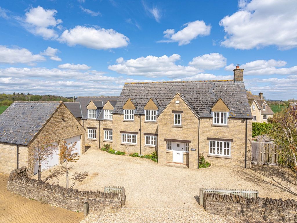 5 bed detached house for sale in Barrett Lane, Sutton Benger