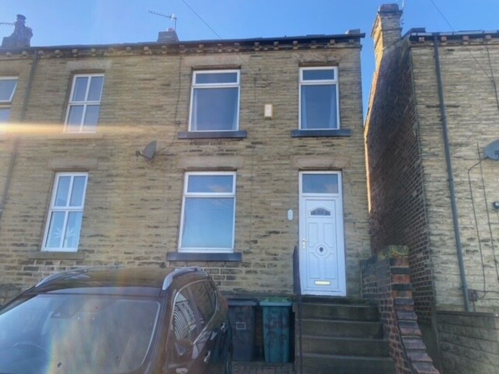2 bed terraced house to rent in Boundary Street, Heckmondwike WF16, £