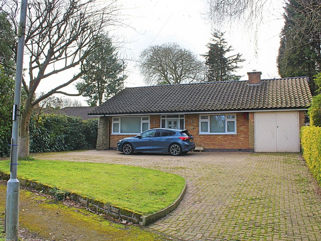 2 bed detached bungalow for sale in The Oval, Oadby, Leicester LE2 Zoopla