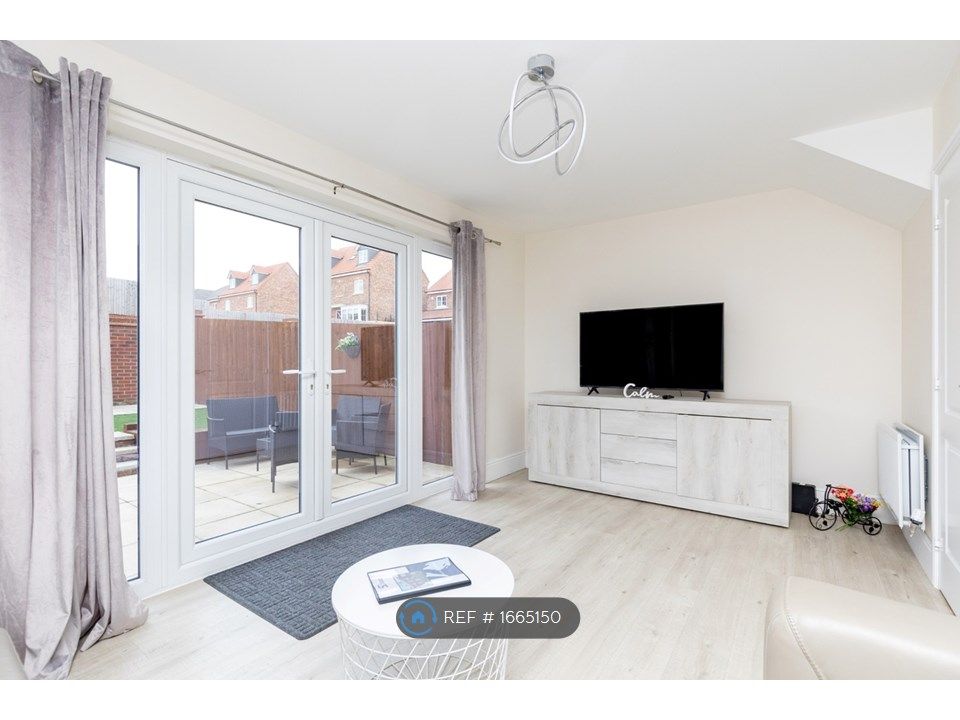 4 bed terraced house to rent in Hillside Close, Wakefield WF2 Zoopla