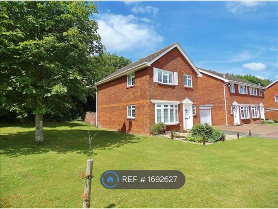 3 bed detached house to rent in St. Vincents Place, Eastbourne BN20 Zoopla