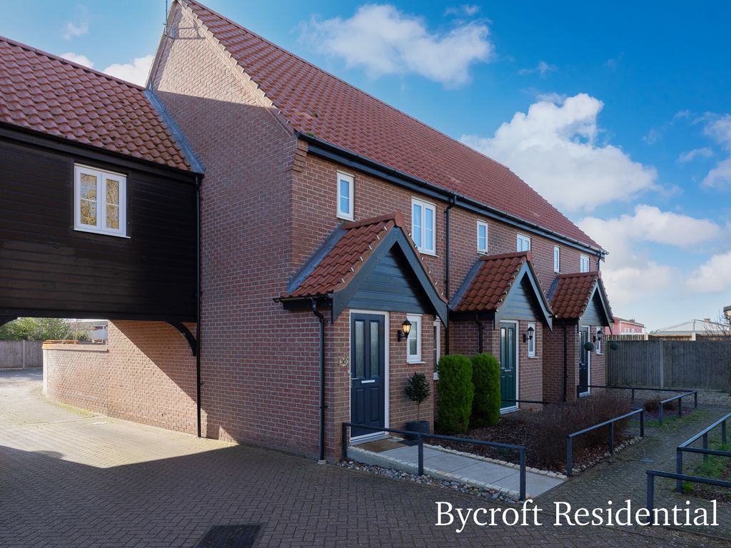 3 bed semidetached house for sale in Victory Avenue, Bradwell, Great Yarmouth NR31 Zoopla