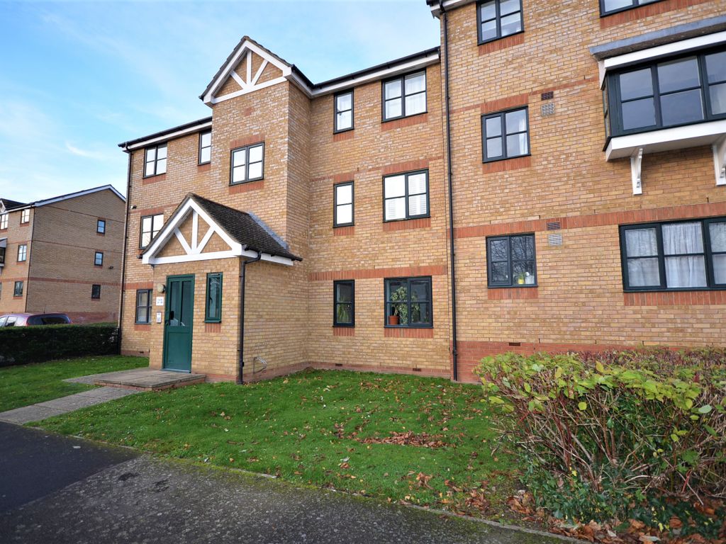 2 bed flat to rent in Lovegrove Drive, Slough SL2 Zoopla