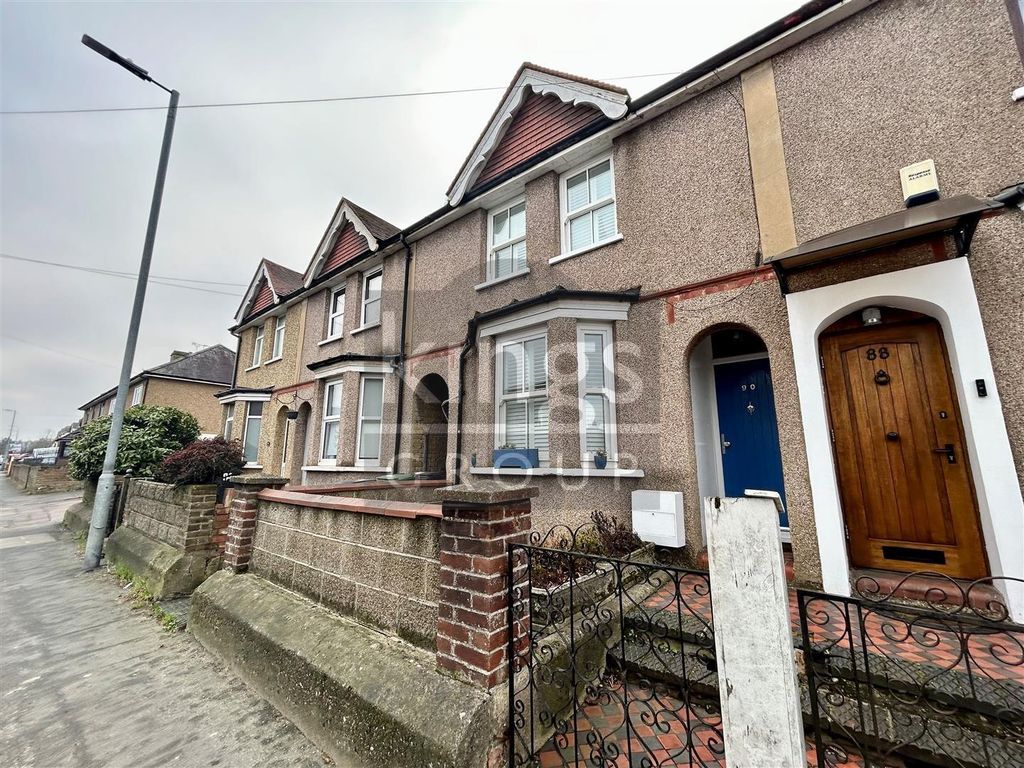 3 bed property for sale in Honey Lane, Waltham Abbey EN9, £440,000 Zoopla