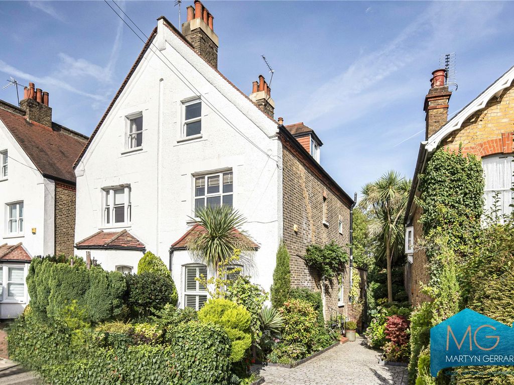 4 bed semidetached house for sale in Finchley Park, London N12, £