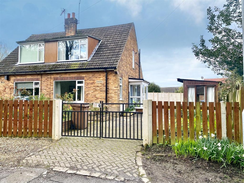 3 bed property for sale in Church Lane, Sigglesthorne, Hull HU11 Zoopla